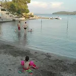 شقة Loli